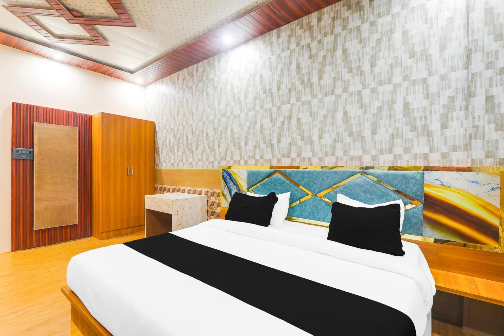 Hotel O V. K Palace Inn Lucknow Eksteriør billede